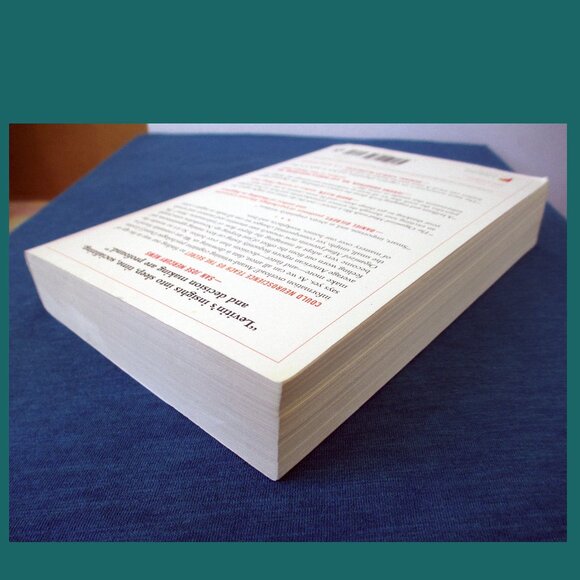 Book - The Organized Mind: Thinking Straight in the Age of Information Overload - Picture 12 of 13